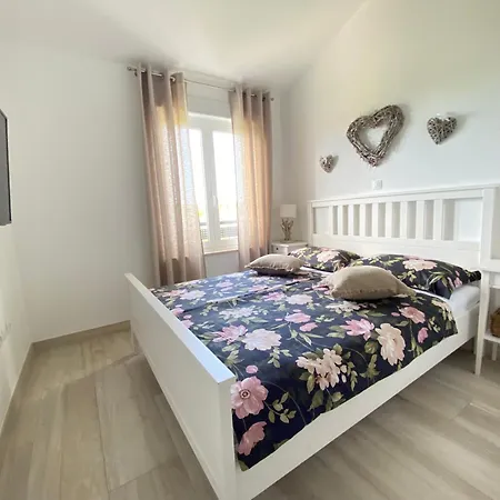 Ferienvilla Divina Mit Privatem Pool Banjole