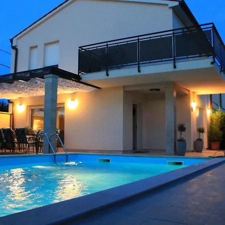 Ferienvilla Divina Mit Privatem Pool * Banjole